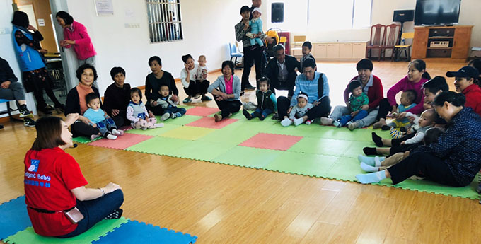 嬰智貝佳公益早教進行時，成為江川社區(qū)公益早教合伙人。